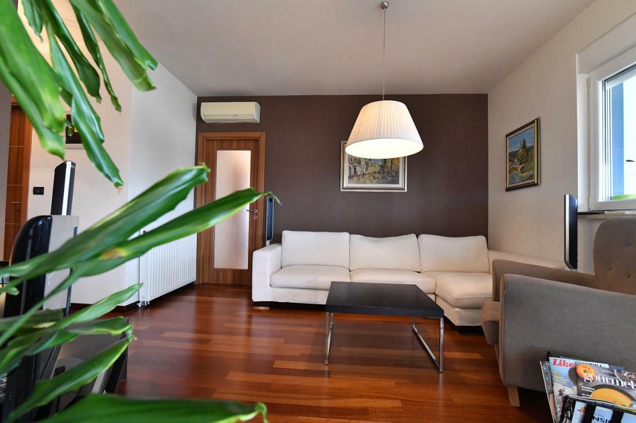City Penthouse Vita Pula Exteriér fotografie